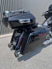 2015 Harley-Davidson<sup>®</sup> CVO<sup>™</sup> Street Glide<sup>®</sup> Two-Tone Starfire Black/Go thumb 1