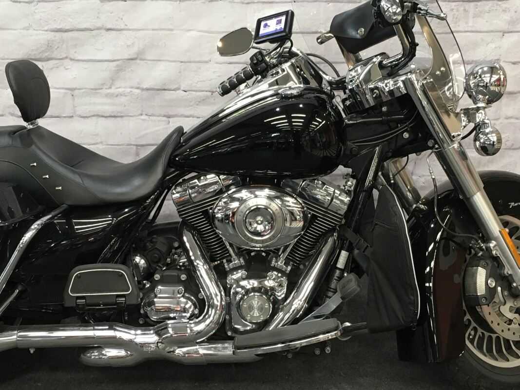 2011 Harley-Davidson Road King Black FLHR - Photo 3