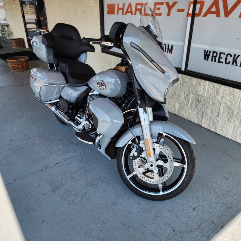2025 Harley-Davidson Street Glide Ultra – Touring Reimagined - Photo 4