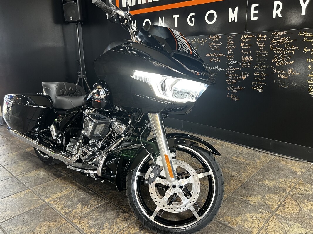 2025 Harley-Davidson Road Glide Vivid Black - Black Finish - Photo 2