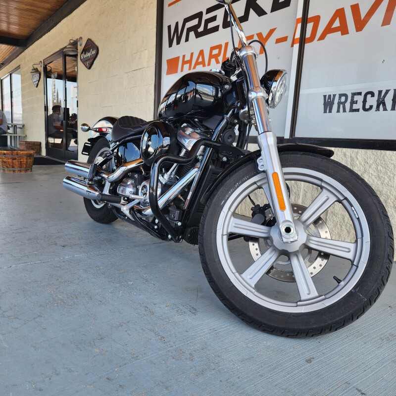 FXST 2022 Softail Standard<sup>®</sup>
