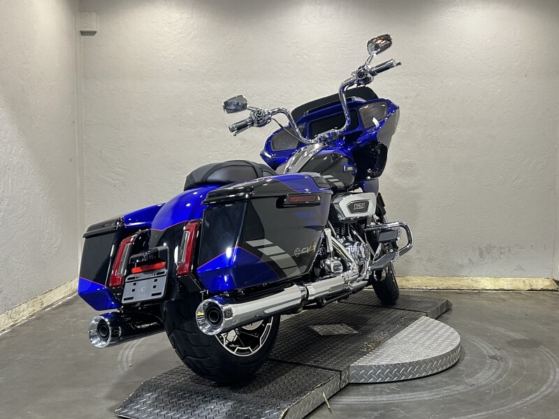 Harley-Davidson CVO Road Glide 2025 FLTRXSE 84602053 BLUE STREAK - Photo 2