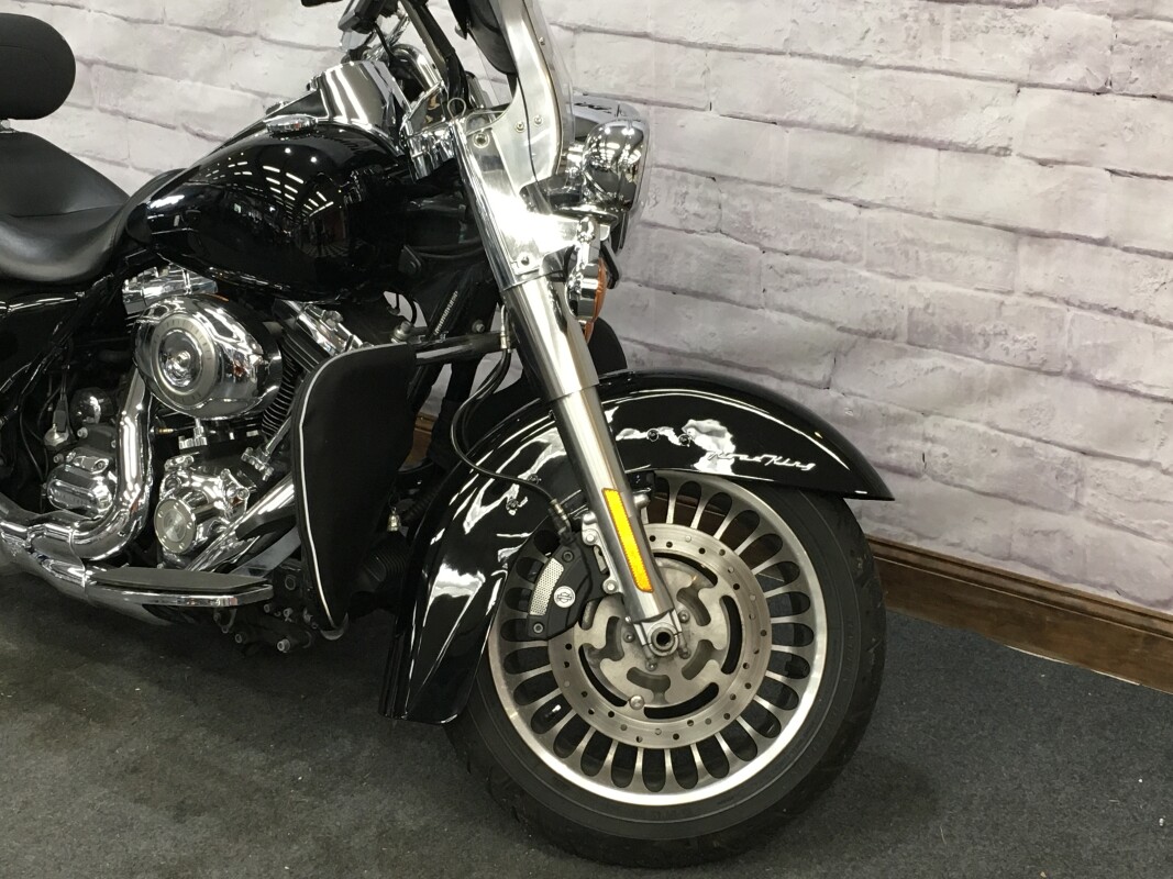 2011 Harley-Davidson Road King Black FLHR - Photo 4