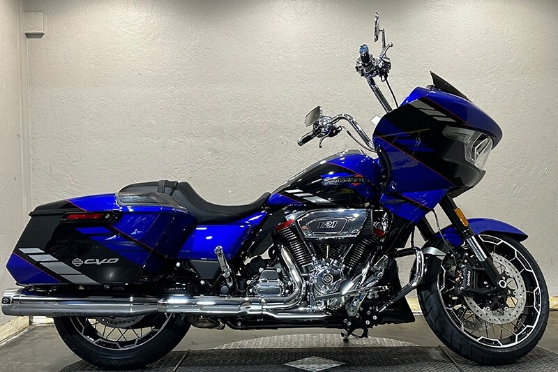 Harley-Davidson CVO Road Glide 2025 FLTRXSE 84602053 BLUE STREAK