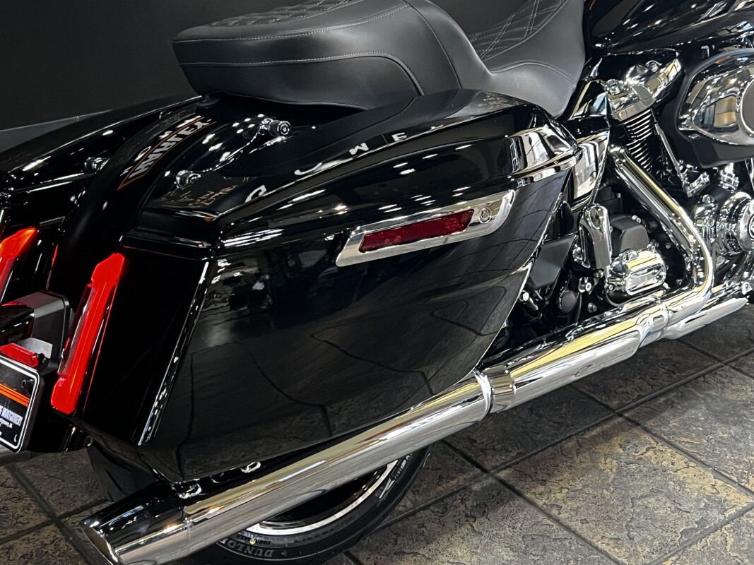 2025 Harley-Davidson Road Glide Vivid Black - Black Finish - Photo 5
