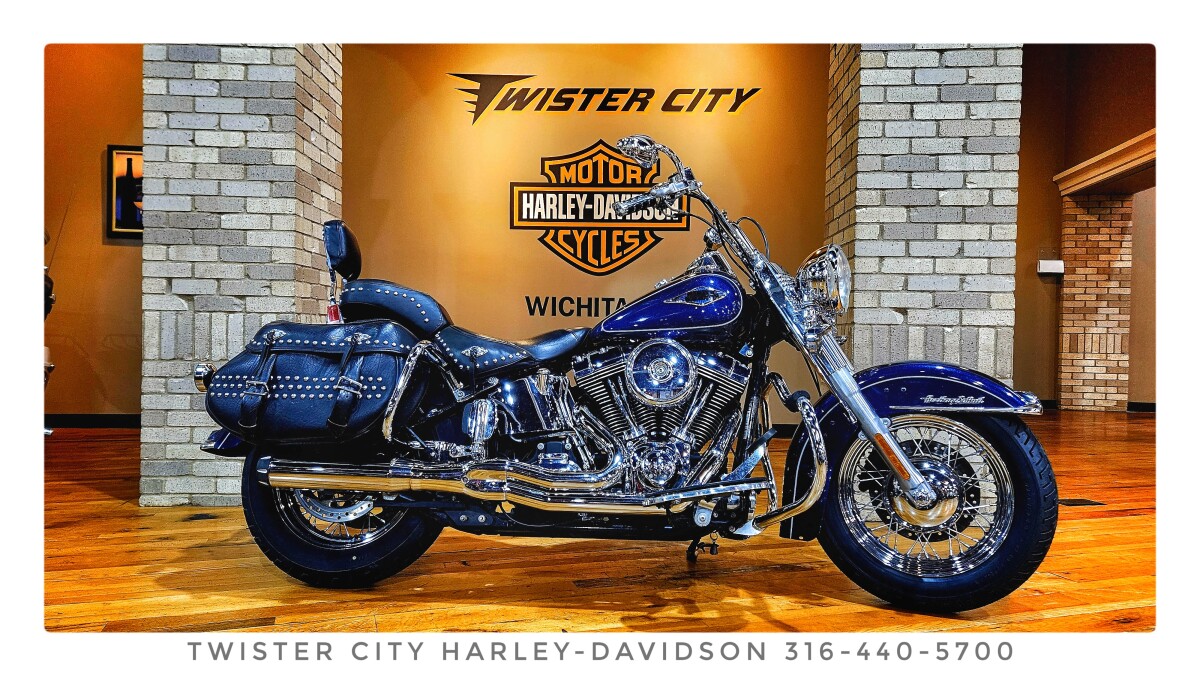 2012 Harley-Davidson<sup>®</sup> Heritage Softail<sup>®</sup> Classic, FLSTC103