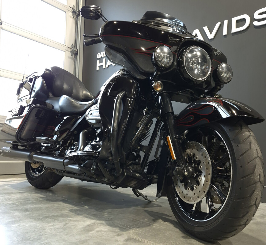 2010 Harley-Davidson CVO Ultra Classic Electra Glide Black Edit Crimson Black/slate # - Photo 2