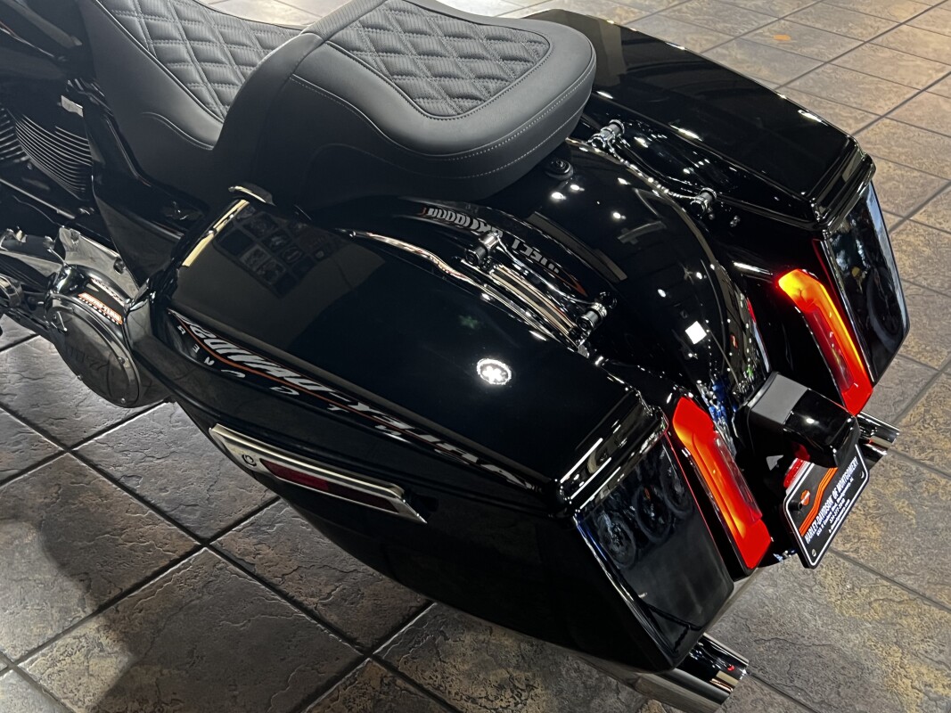 2025 Harley-Davidson Road Glide Vivid Black - Black Finish - Photo 8
