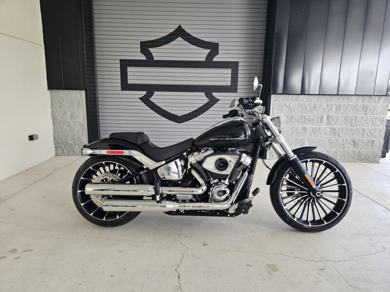 2025 Harley-Davidson<sup>®</sup> Breakout®