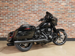 FLHX 2025 Street Glide® thumb 2