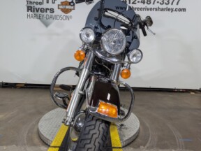 2011 Harley-Davidson<sup>®</sup> Heritage Softail<sup>®</sup> Classic Two-Tone Merlot Sunglo/Vivid B thumb 2