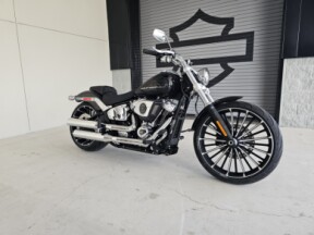 2025 Harley-Davidson<sup>®</sup> Breakout® thumb 2