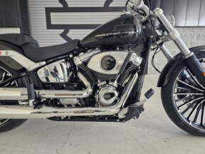 2025 Harley-Davidson<sup>®</sup> Breakout® thumb 3
