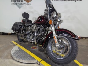 2011 Harley-Davidson<sup>®</sup> Heritage Softail<sup>®</sup> Classic Two-Tone Merlot Sunglo/Vivid B thumb 3