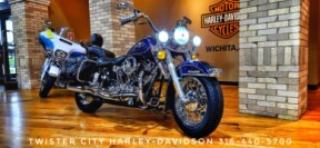 2012 Harley-Davidson<sup>®</sup> Heritage Softail<sup>®</sup> Classic, FLSTC103 thumb 2