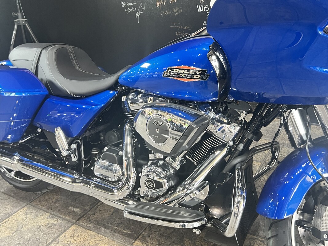 2025 Harley-Davidson Road Glide Blue Burst - Photo 4