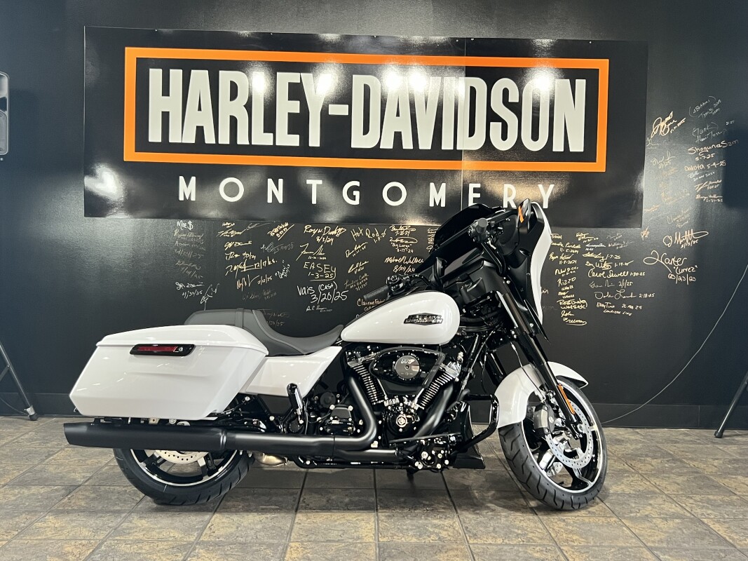 2025 Harley‑Davidson Street Glide – White Onyx Pearl