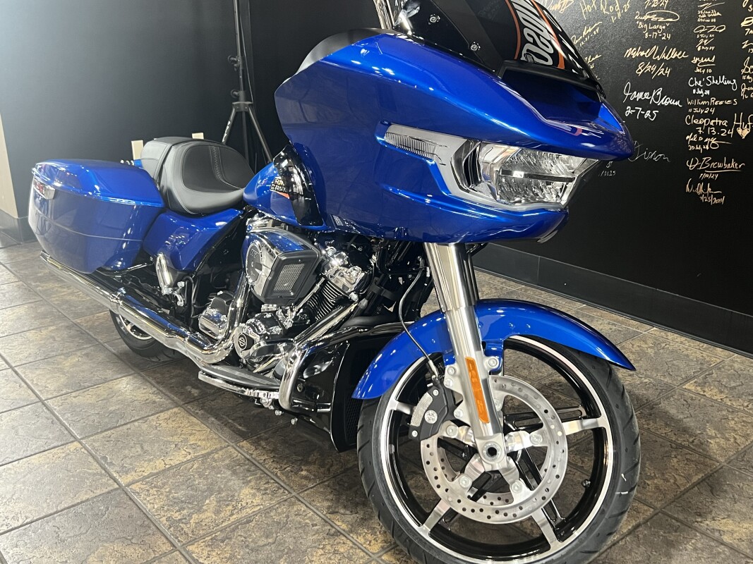2025 Harley-Davidson Road Glide Blue Burst - Photo 2