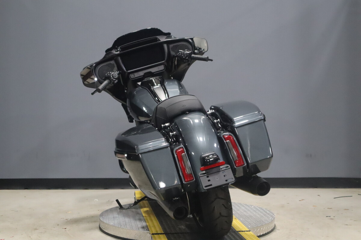2025 Harley-Davidson Street Glide FLHX - Photo 6