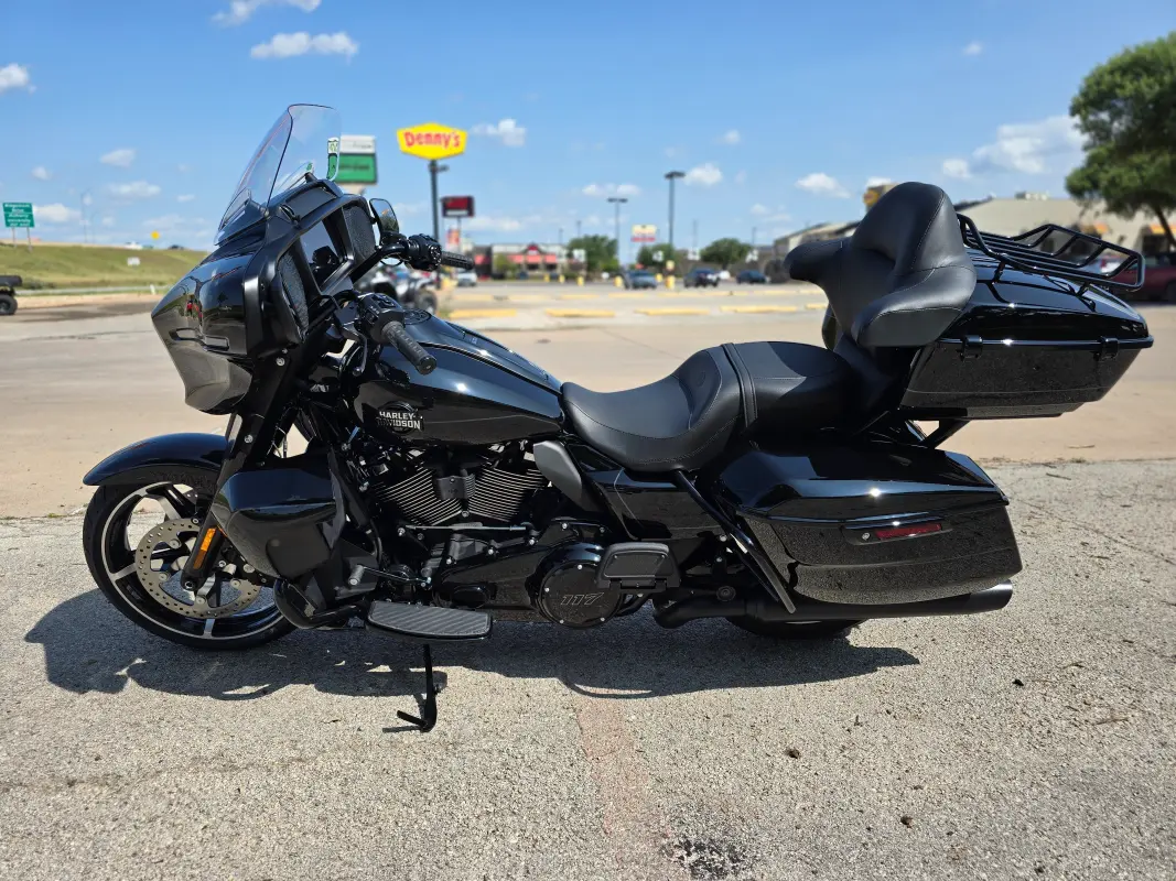 2025 Harley-Davidson Street Glide Ultra - Photo 5