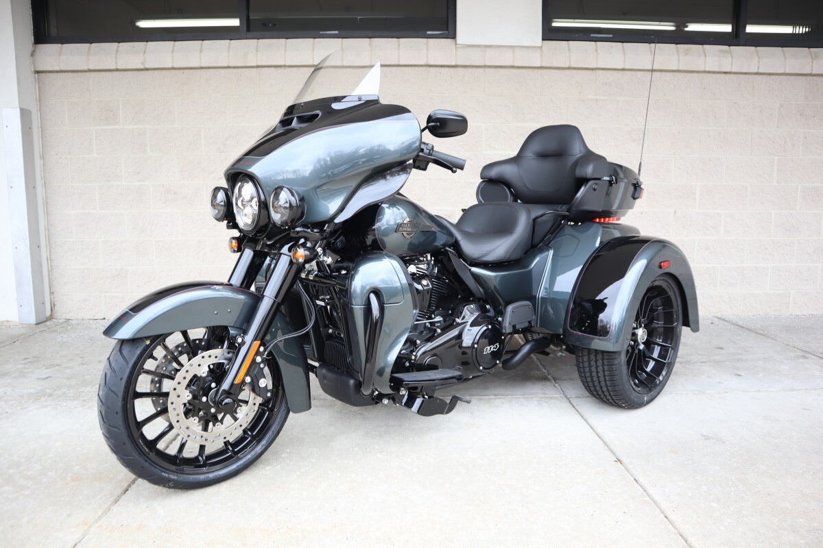 2025 Harley-Davidson Tri Glide Ultra FLHTCUTG - Photo 4