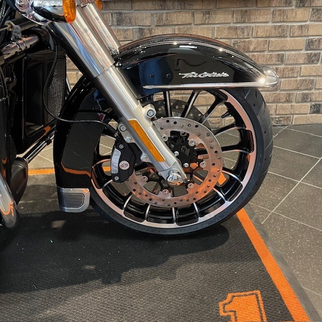 2025 Tri Glide Ultra (FLHTCUTG) - Photo 6