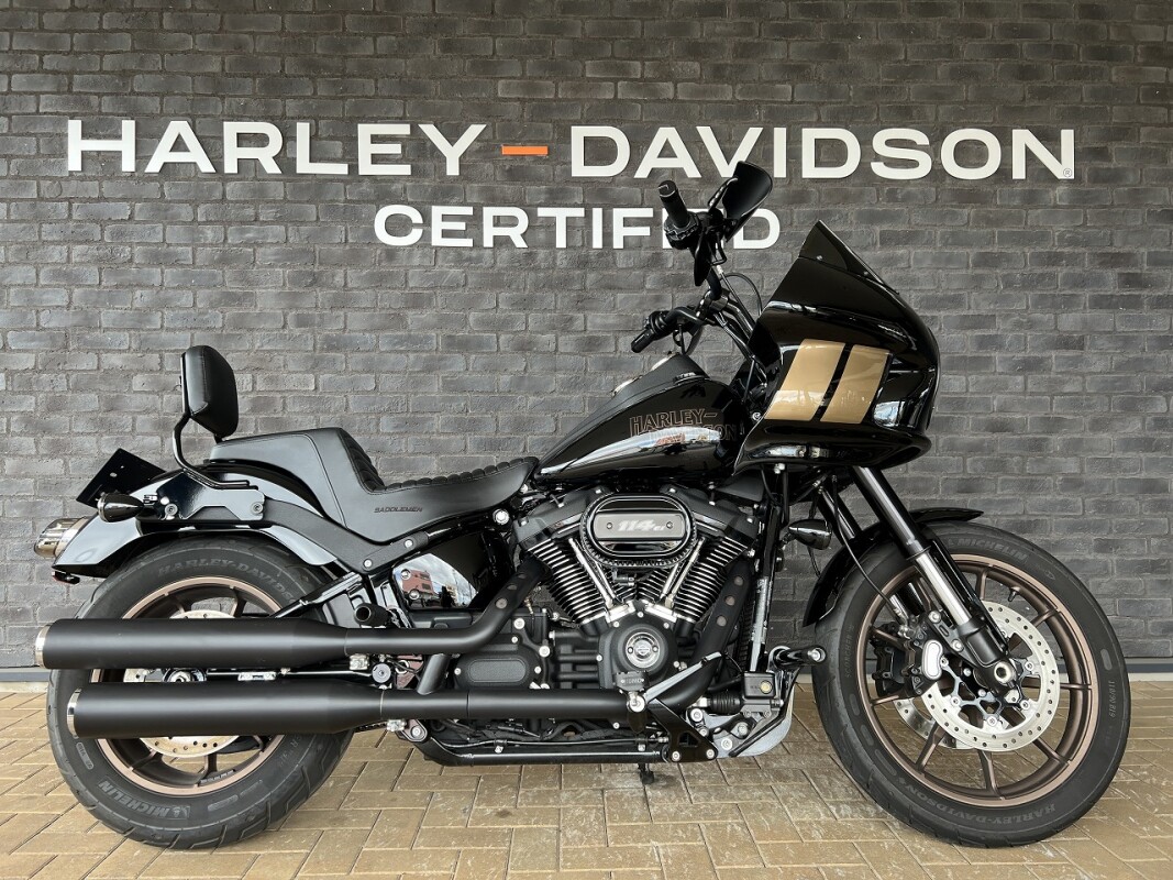 2023 Harley-Davidson® Breakout™ Vivid Black w/Laced Wheels