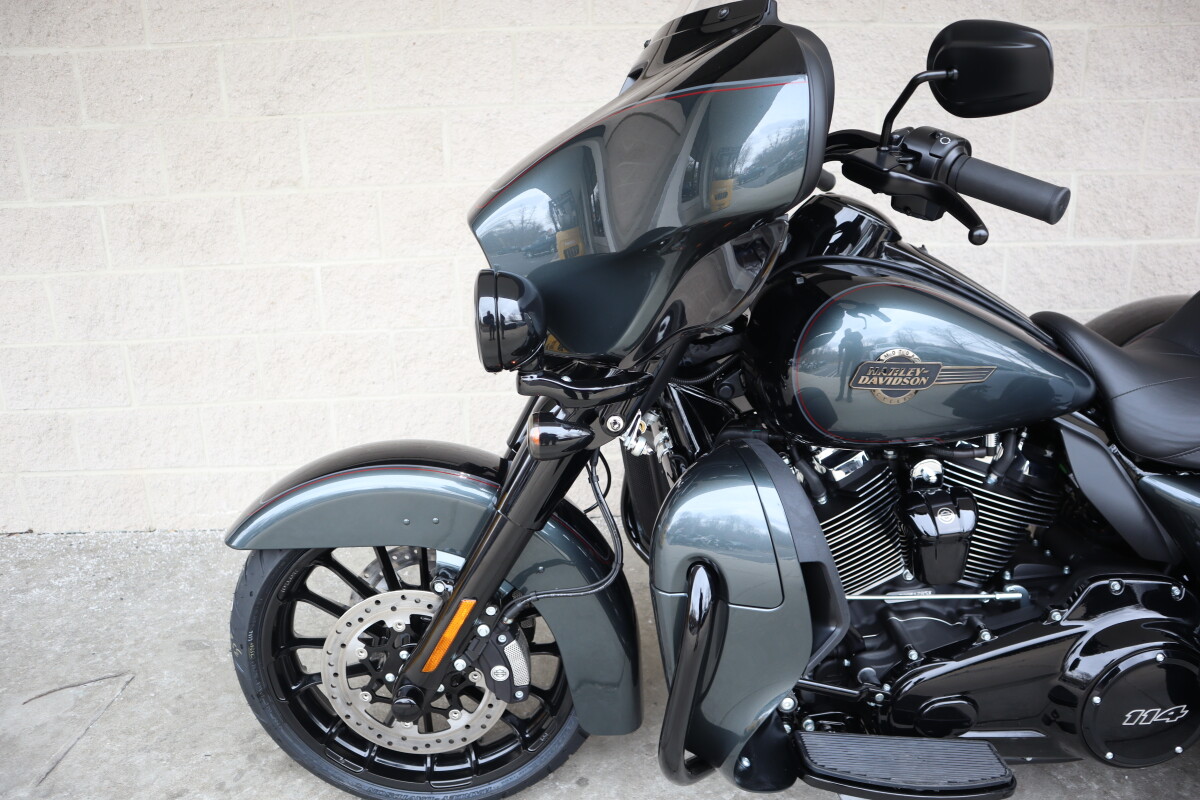 2025 Harley-Davidson Tri Glide Ultra FLHTCUTG - Photo 9