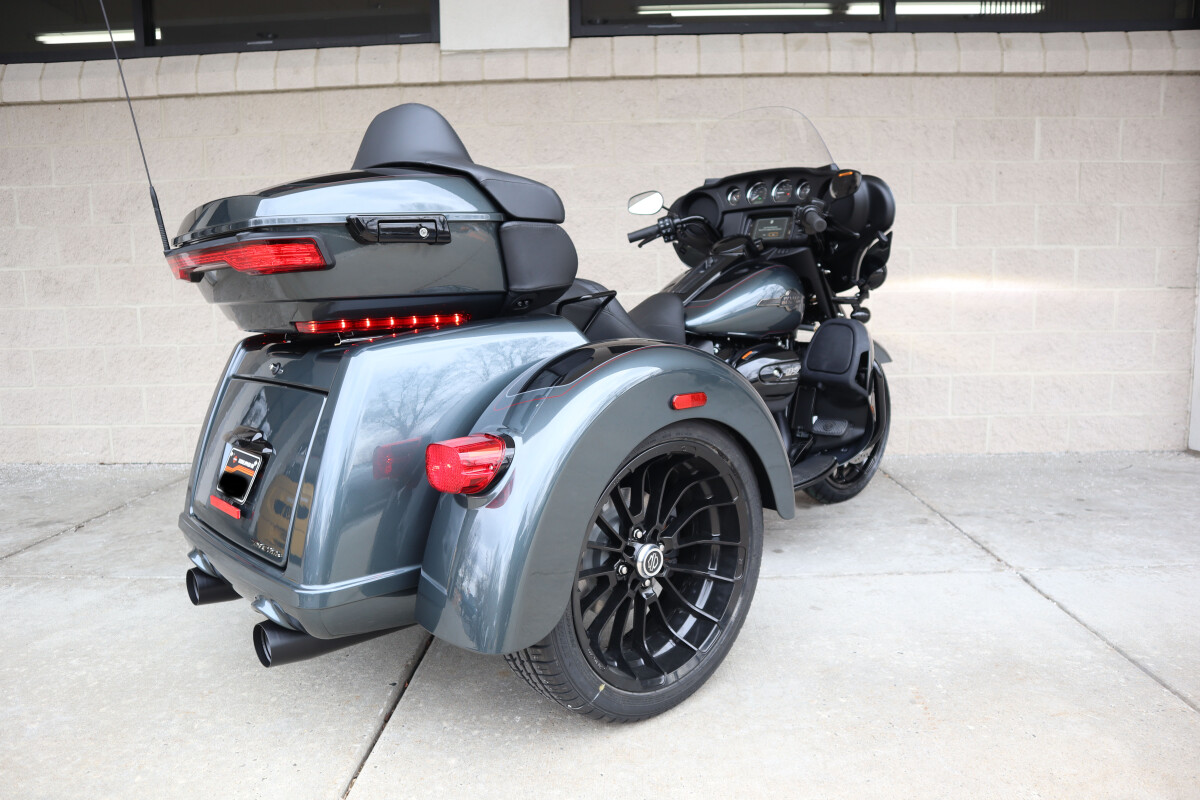 2025 Harley-Davidson Tri Glide Ultra FLHTCUTG - Photo 8