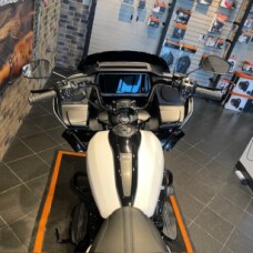 2025 Road Glide® (FLTRX) thumb 2