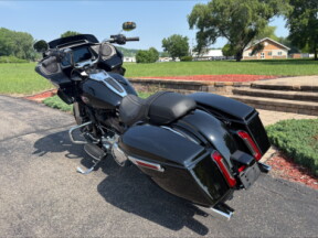 2025 Harley-Davidson<sup>®</sup> Road Glide® Vivid Black thumb 0