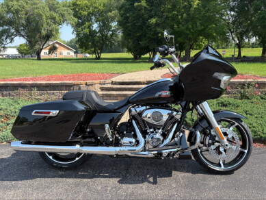 2025 Harley-Davidson<sup>®</sup> Road Glide® Vivid Black