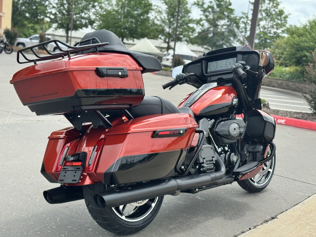 2025 Harley-Davidson Street Glide Ultra FLHXU Whiskey Fire / Vivid Black - Photo 3
