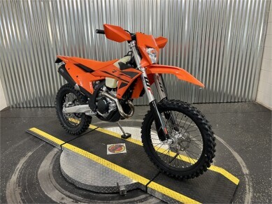 2025 KTM 450 XCF-W - Photo 2