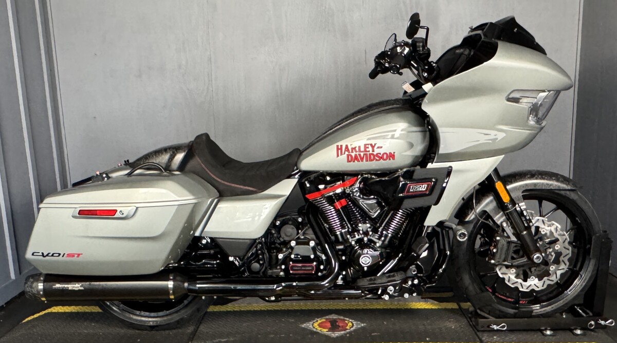 2025 Harley-Davidson CVO Road Glide ST FLTRXSTSE MERCURY SILVER