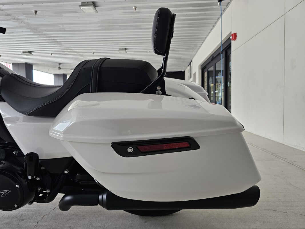 2025 Harley-Davidson Street Glide - Photo 9