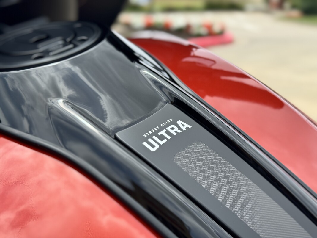 2025 Harley-Davidson Street Glide Ultra FLHXU Whiskey Fire / Vivid Black - Photo 6