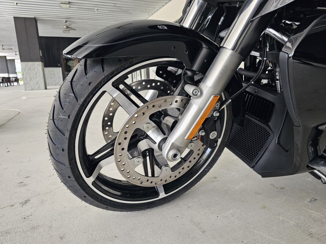 2025 Harley-Davidson Street Glide Ultra - Photo 6