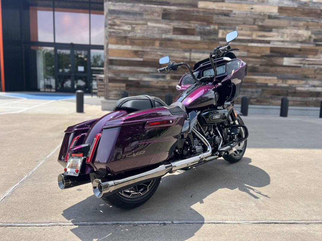 2025 Harley-Davidson CVO Road Glide Poison Berry - Photo 8