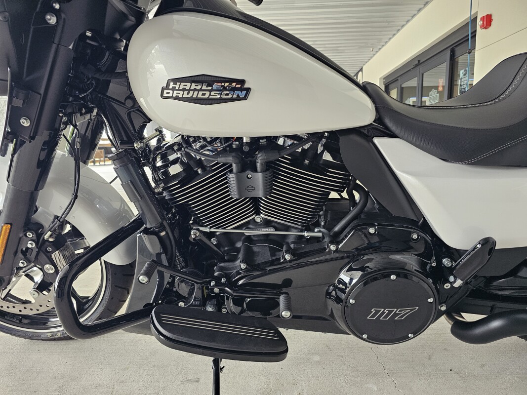 2025 Harley-Davidson Street Glide - Photo 8