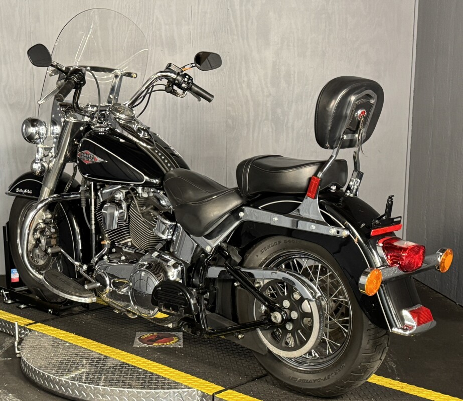 2015 Harley-Davidson Heritage Softail Classic FLSTC BLACK W/ PINSTRI - Photo 10