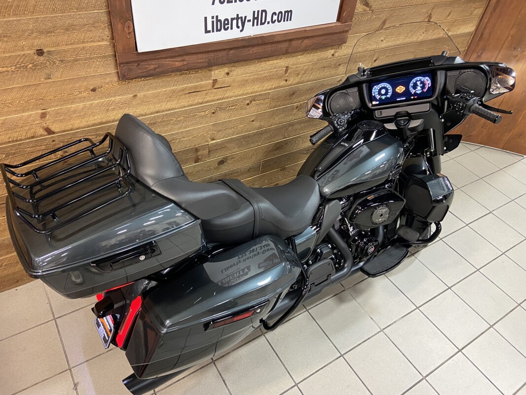 2025 Harley-Davidson Street Glide Ultra Iron Horse Metallic / Vivid Black - FLHXU - Photo 7