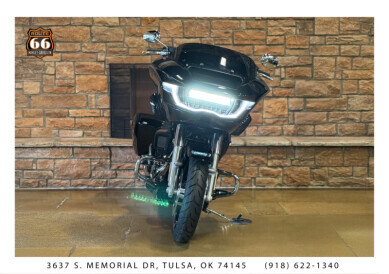 2025 Harley-Davidson Road Glide Vivid Black - Photo 2