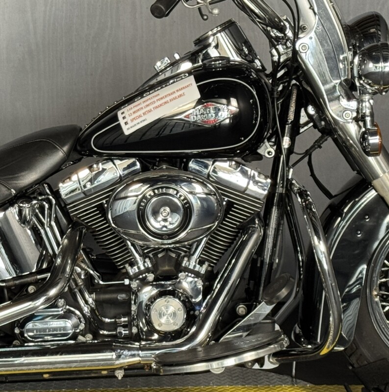 2015 Harley-Davidson Heritage Softail Classic FLSTC BLACK W/ PINSTRI - Photo 6