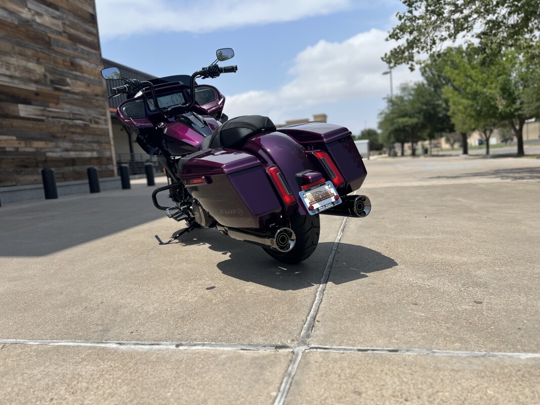 2025 Harley-Davidson CVO Road Glide Poison Berry - Photo 6