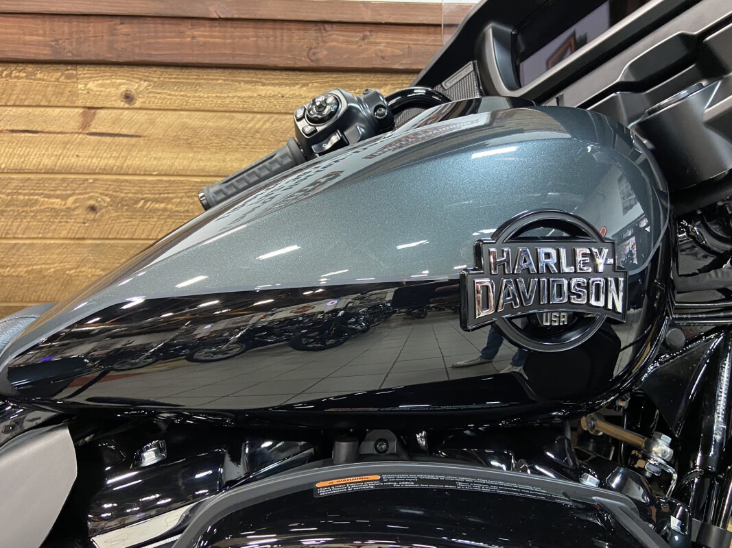 2025 Harley-Davidson Street Glide Ultra Iron Horse Metallic / Vivid Black - FLHXU - Photo 2
