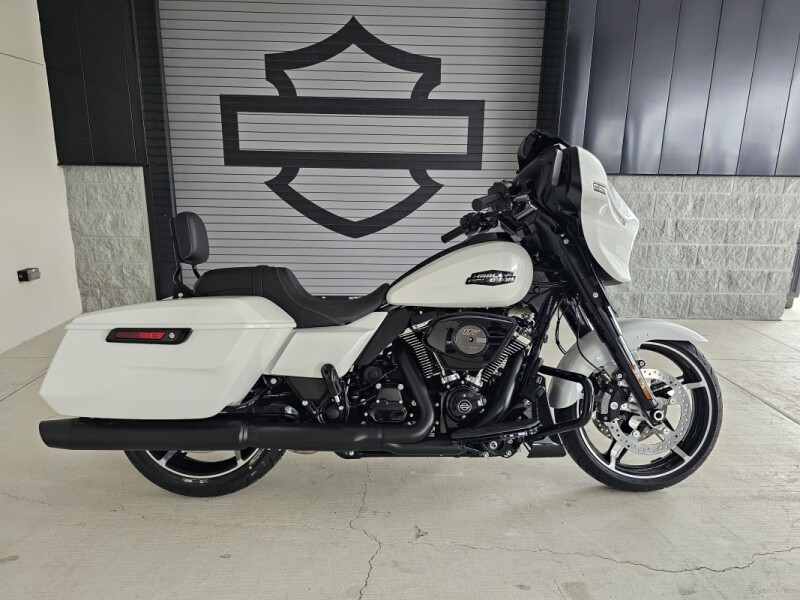 2025 Harley-Davidson<sup>®</sup> Street Glide®