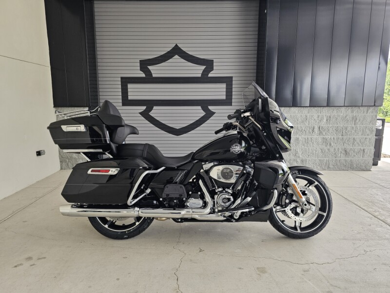 2025 Harley-Davidson<sup>®</sup> Street Glide® Ultra