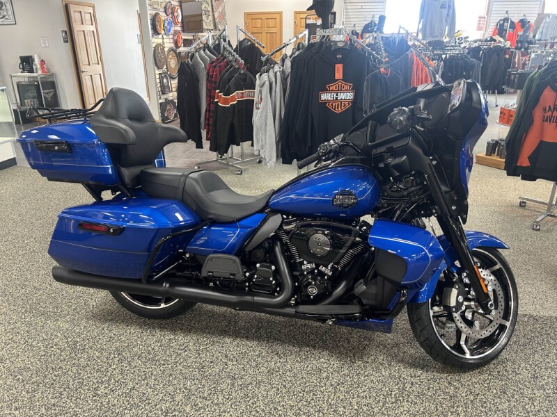 2025 Harley-Davidson® FLHXU Street Glide™ Ultra- Blk Trim