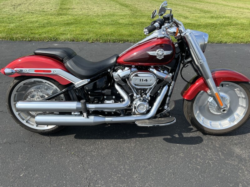 2018 Harley-Davidson<sup>®</sup> Fat Boy<sup>®</sup> 114 Wicked Red/Twisted Cherry
